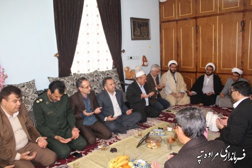 دیدار فرماندار و مسئولین شهرستان مراوه تپه با خانواده شهید شیخی پور 