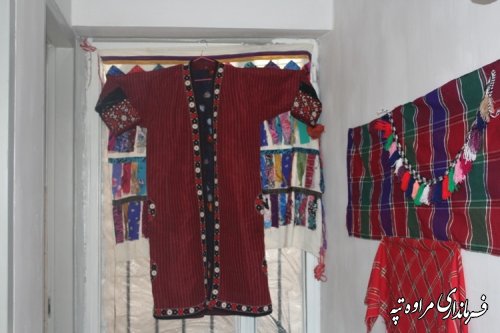بازدید فرماندار مراوه تپه از نمایشگاه صنایع دستی به مناسبت دهه مبارک فجر 