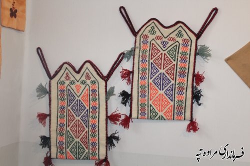 بازدید فرماندار مراوه تپه از نمایشگاه صنایع دستی به مناسبت دهه مبارک فجر 