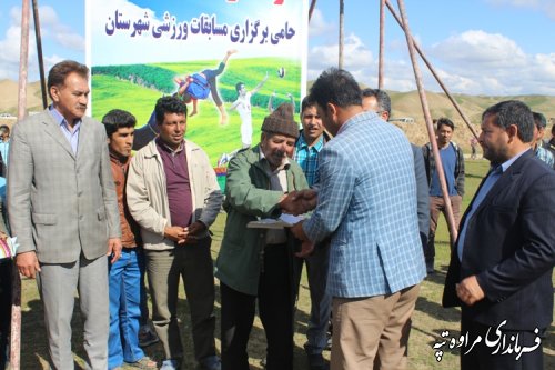 برگزاری یک دوره مسابقات اسبدوانی به مناسبت روز جمهوری اسلامی در شهرستان مراوه تپه 