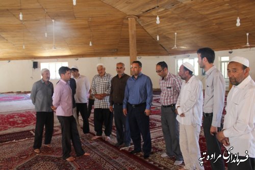 حضور فرماندار مراوه تپه در مسجد گلیداغ و دیدار با نمازگزاران 