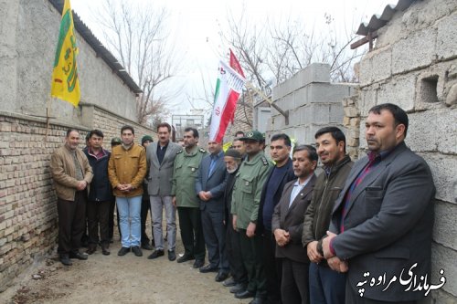 نصب پرچم مقدس جمهوری اسلامی ایران بر سردر منازل شهدای شهرستان مراوه تپه 