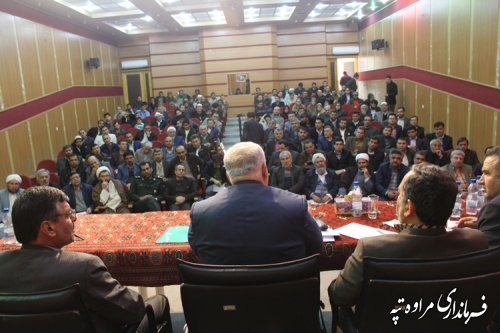 استان گلستان در نشست با فعالان اقتصادی شهرستان مراوه تپه : مسئولین با خدمت صادقانه به مردم به عزت می رسند . 