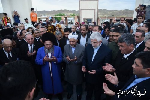 گزارش تصویری /مراسم رسمی ۲۹۱ مین سالروز تولد مختومقلی فراغی شاعر و عارف شهیر ایرانی ترکمن